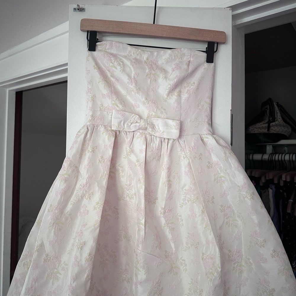 Storia Elegant Cream Dress